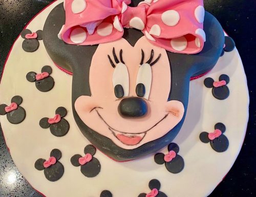 TORTA DI MINNIE , DAL PAN DI SPAGNA ALLA DECORAZIONE